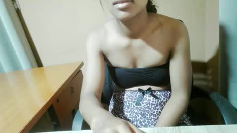 Snapshot of nelia_84 chatting on May 5, 5:59 am nelia_84 online show from May 5, 5:59 am