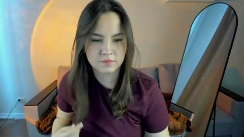nelie_evans online show from May 19, 1:44 am