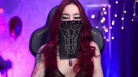 Snapshot of nelle_ chatting on March 17, 2:42 pm online show from March 17, 2:42 pm