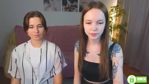 Snapshot of nellie_moans chatting on October 6, 12:35 pm Nellie online show from October 6, 12:35 pm