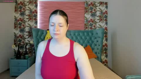 Snapshot of nelliebev chatting on May 1, 12:32 pm Nellie online show from May 1, 12:32 pm