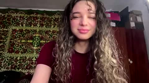 Snapshot of nelliezhu chatting on April 5, 10:45 am Angelihee online show from April 5, 10:45 am