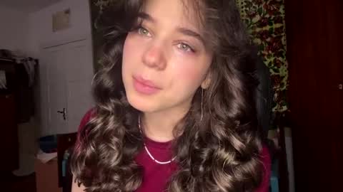 Snapshot of nelliezhu chatting on April 6, 10:16 am Angelihee online show from April 6, 10:16 am