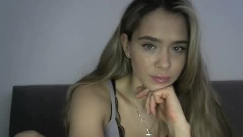 Snapshot of nelly_fortu chatting on February 10, 12:09 pm nelly_fortu online show from February 10, 12:09 pm