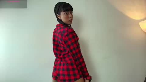 Snapshot of nelly_willd chatting on February 16, 12:34 pm nelly online show from February 16, 12:34 pm