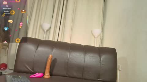 Snapshot of nelly_willd chatting on February 27, 1:00 pm nelly online show from February 27, 1:00 pm