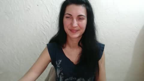 Nensy online show from December 3, 3:10 pm