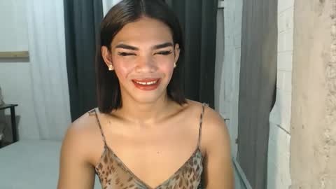 neomi online show from October 15, 7:19 am