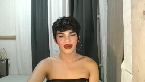 neomi online show from October 29, 6:59 am