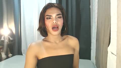 neomi online show from November 23, 9:31 am