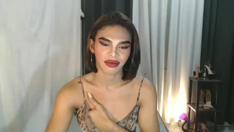 neomi online show from January 13, 6:35 pm