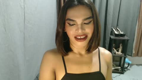 neomi online show from May 18, 5:57 am