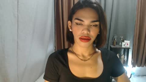 neomi online show from July 17, 7:41 pm