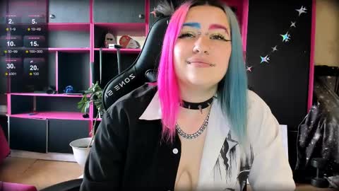 Snapshot of neon_baddie chatting on June 3, 2:33 pm Ada online show from June 3, 2:33 pm