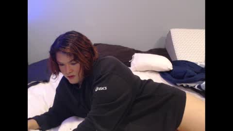 Neon online show from December 9, 12:45 am