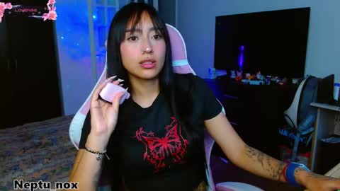 Snapshot of neptu_noxx chatting on January 10, 9:52 pm Neptu noxx online show from January 10, 9:52 pm