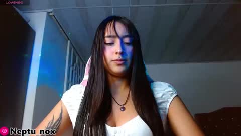 Snapshot of neptu_noxx chatting on February 3, 1:37 am Neptu noxx online show from February 3, 1:37 am