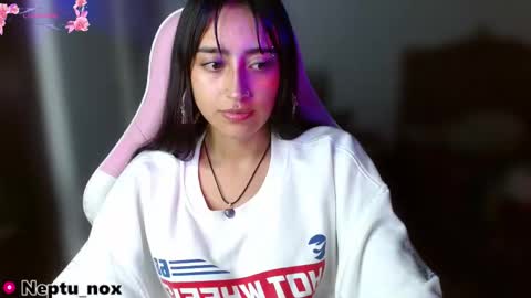 Snapshot of neptu_noxx chatting on February 7, 2:26 am Neptu noxx online show from February 7, 2:26 am