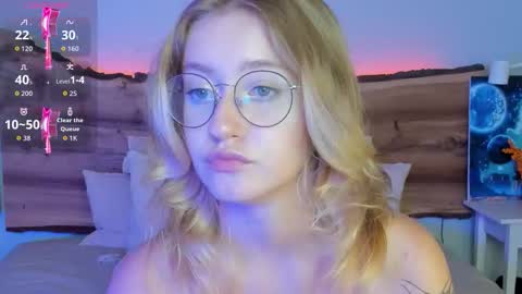 Snapshot of nerissa_xo chatting on September 17, 7:48 pm Nerissa online show from September 17, 7:48 pm