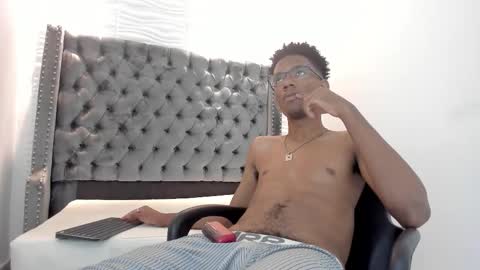 Snapshot of nero_reyd chatting on September 19, 8:20 pm Nero online show from September 19, 8:20 pm