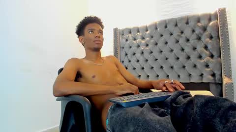 Snapshot of nero_reyd chatting on October 20, 7:36 pm Nero online show from October 20, 7:36 pm