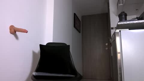 Snapshot of neron_xxl chatting on November 6, 10:21 pm neron XXL online show from November 6, 10:21 pm