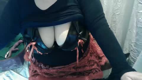 neslihan online show from February 12, 7:55 am