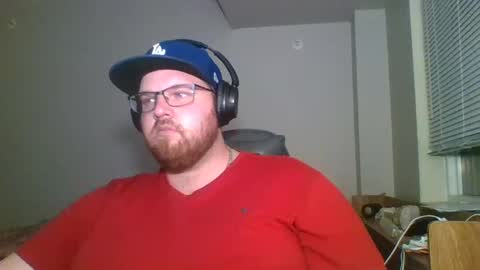 Snapshot of nessie_005 chatting on December 4, 4:32 am Nessie 005 online show from December 4, 4:32 am