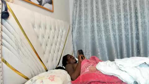 Snapshot of netfux_and_chill chatting on February 10, 9:13 am netfux_and_chill online show from February 10, 9:13 am