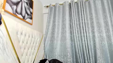 Snapshot of netfux_and_chill chatting on February 20, 7:21 am netfux_and_chill online show from February 20, 7:21 am