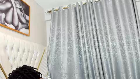 Snapshot of netfux_and_chill chatting on February 25, 3:49 am netfux_and_chill online show from February 25, 3:49 am