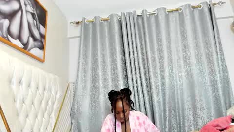 Snapshot of netfux_and_chill chatting on February 26, 7:40 am netfux_and_chill online show from February 26, 7:40 am