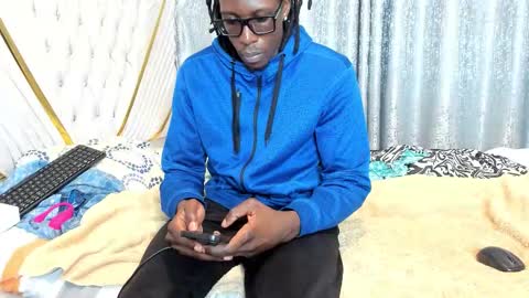 Snapshot of netfux_and_chill chatting on March 12, 6:14 pm netfux_and_chill online show from March 12, 6:14 pm