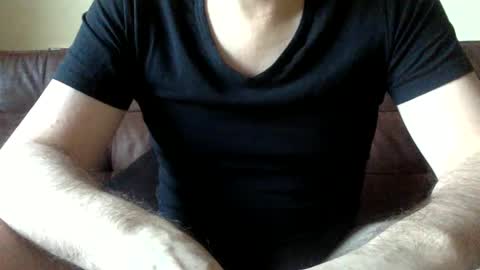 Snapshot of neu242gierig chatting on February 9, 7:16 am Neu242Gierig online show from February 9, 7:16 am