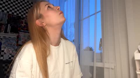 Snapshot of nevanadler chatting on February 21, 2:51 pm Nika online show from February 21, 2:51 pm