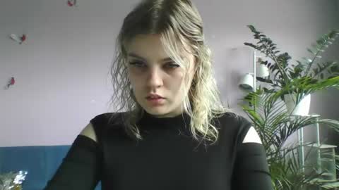Snapshot of never_enoughh chatting on July 9, 7:34 am never_enoughh online show from July 9, 7:34 am