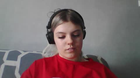 Snapshot of never_enoughh chatting on July 18, 9:13 am never_enoughh online show from July 18, 9:13 am