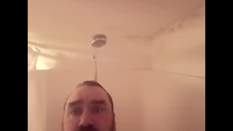 Snapshot of neverseentthatb4 chatting on February 26, 12:42 am Matt online show from February 26, 12:42 am