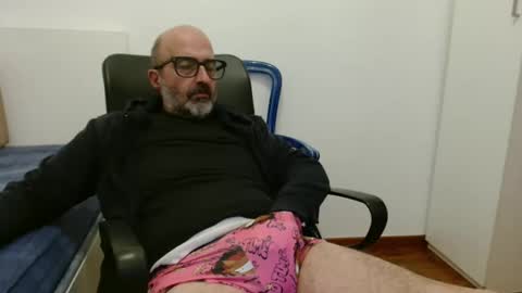 simi online show from October 31, 7:26 pm