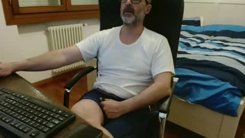 simi online show from April 4, 6:27 pm