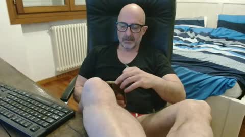 simi online show from April 5, 7:00 pm