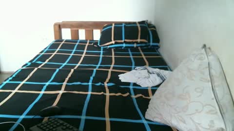 Snapshot of newest_star69 chatting on February 21, 7:23 am Lucy Pearl online show from February 21, 7:23 am