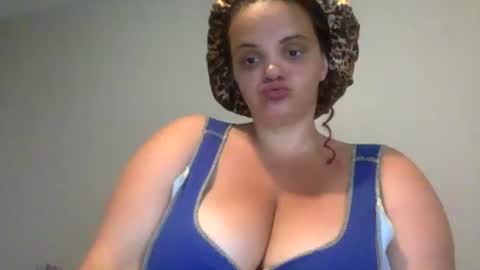 Ms. Natural online show from June 17, 10:00 pm