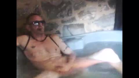 Snapshot of newfun11 chatting on November 16, 3:50 pm newfun11 online show from November 16, 3:50 pm