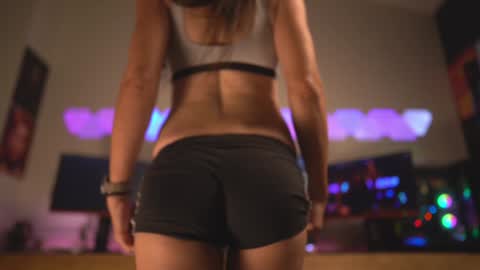 Snapshot of newivy chatting on December 8, 11:29 pm Ivy online show from December 8, 11:29 pm