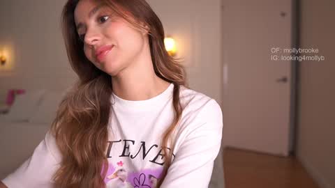 Snapshot of newmollybrooke chatting on September 22, 11:51 pm all my links Here online show from September 22, 11:51 pm