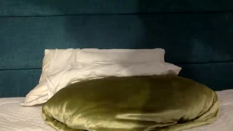 newnewbttm online show from May 31, 7:37 am