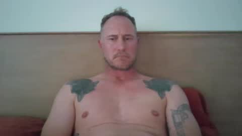 Snapshot of newportman1030 chatting on January 11, 11:13 pm amandandhisgirl online show from January 11, 11:13 pm