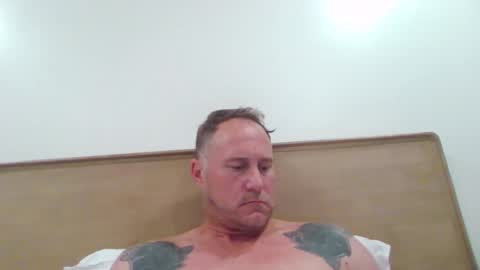 Snapshot of newportman1030 chatting on October 2, 2:29 am amandandhisgirl online show from October 2, 2:29 am