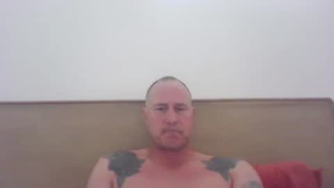 Snapshot of newportman1030 chatting on November 1, 6:21 pm amandandhisgirl online show from November 1, 6:21 pm